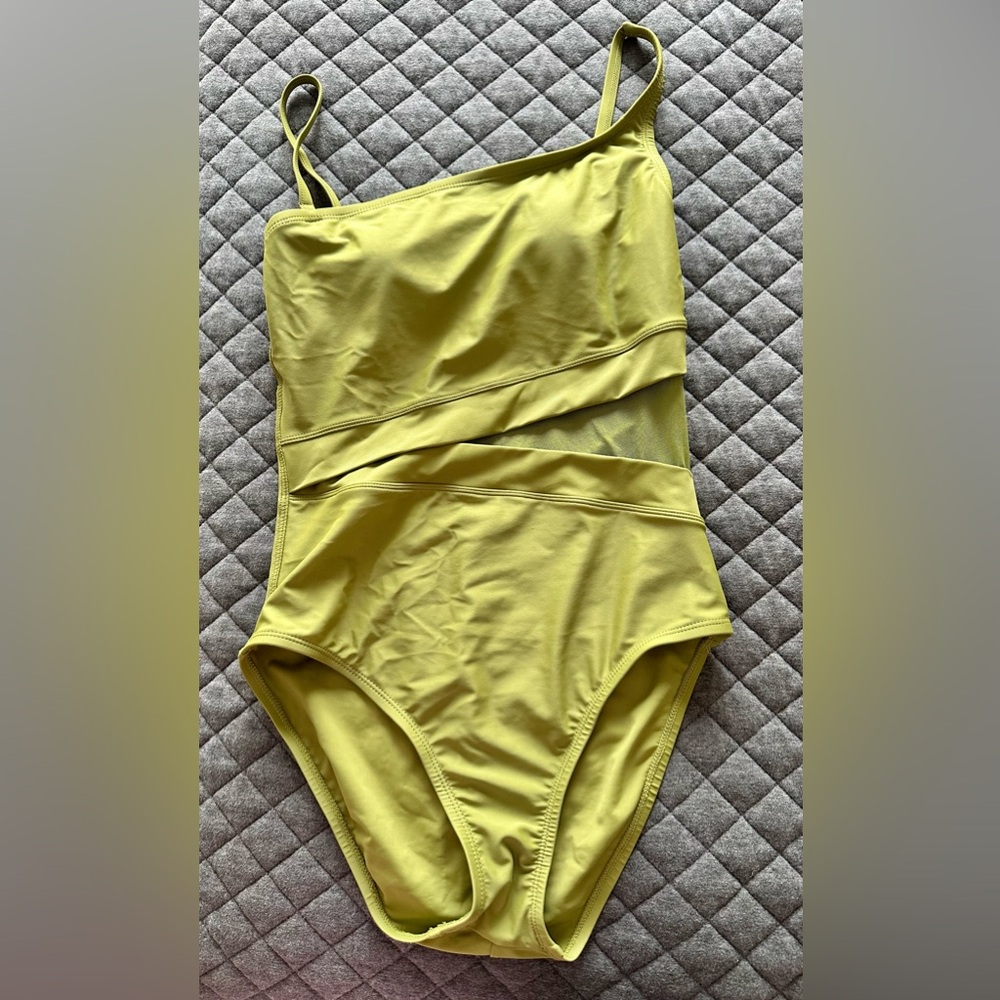 Bleu Rod Beattie Don't Mesh with Me One Shoulder One Piece Color: Green Size 6